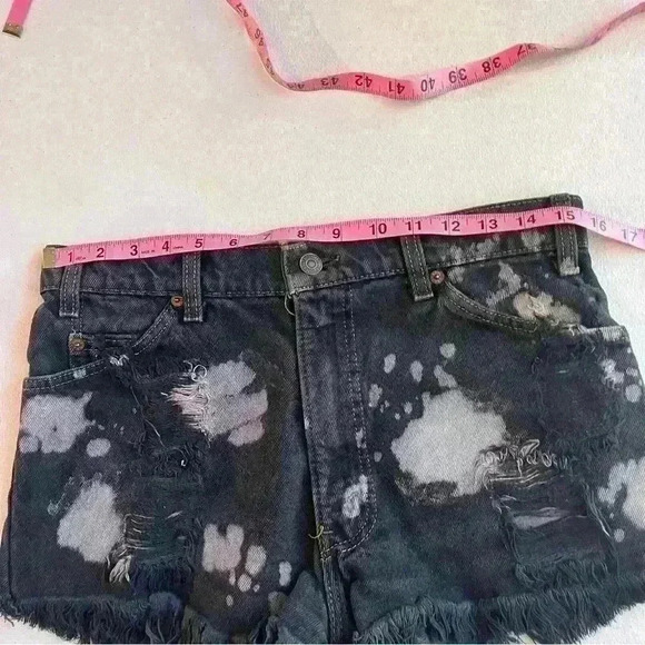 VTG 90s LEVI'S Orange Tab High Rise Black Denim Shorts 31” Waist - Picture 3 of 8
